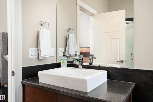 3604 16 Street, Edmonton, AB - Indoor Photo Showing Bathroom