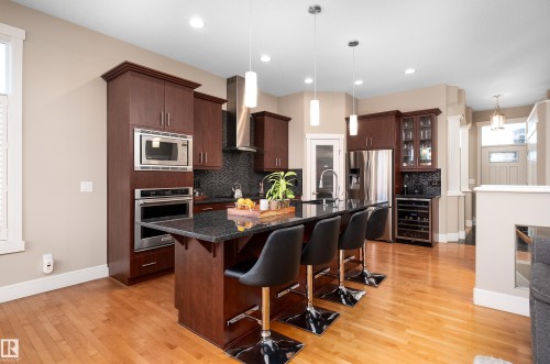 3604 16 Street, Edmonton, AB - Indoor Photo Showing Kitchen With Upgraded Kitchen
