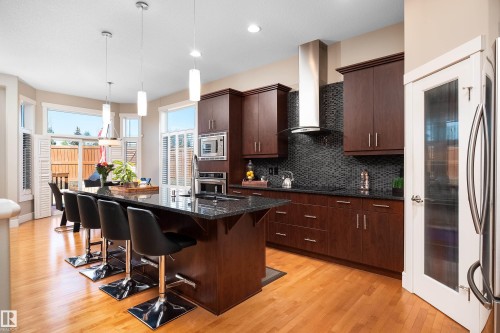 3604 16 Street, Edmonton, AB - Indoor Photo Showing Kitchen With Upgraded Kitchen