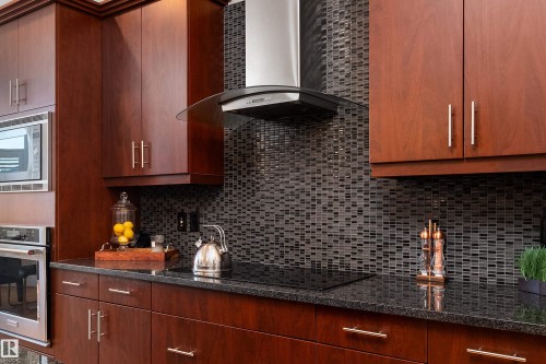 3604 16 Street, Edmonton, AB - Indoor Photo Showing Kitchen