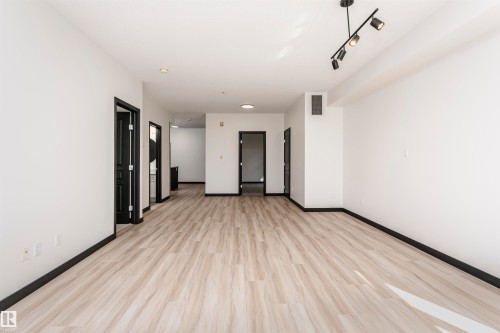 203 11933 106 Avenue, Edmonton, AB - Indoor Photo Showing Other Room