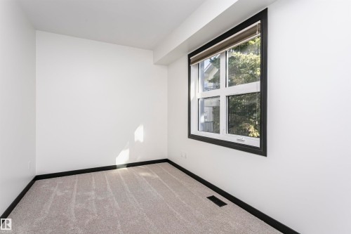 203 11933 106 Avenue, Edmonton, AB - Indoor Photo Showing Other Room