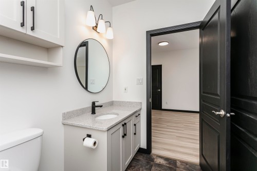 203 11933 106 Avenue, Edmonton, AB - Indoor Photo Showing Bathroom