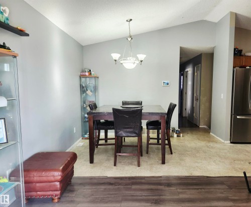 108 Brookview Way, Stony Plain, AB - Indoor Photo Showing Dining Room