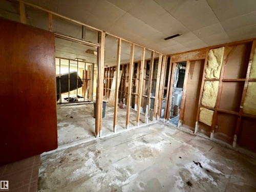 13604 132 Avenue, Edmonton, AB - Indoor