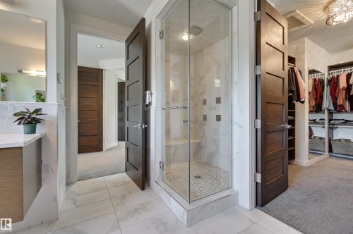 9415 144 Street, Edmonton, AB - Indoor Photo Showing Bathroom