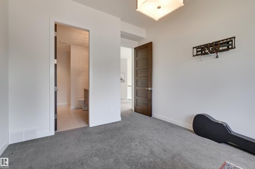 9415 144 Street, Edmonton, AB - Indoor