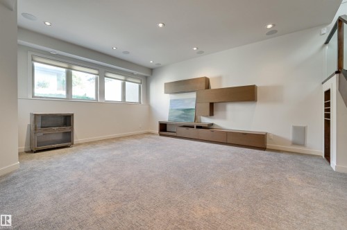 9415 144 Street, Edmonton, AB - Indoor