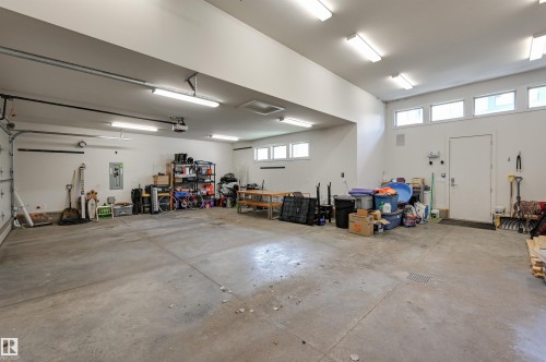 9415 144 Street, Edmonton, AB - Indoor Photo Showing Garage