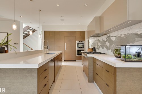 9415 144 Street, Edmonton, AB - Indoor Photo Showing Kitchen With Upgraded Kitchen