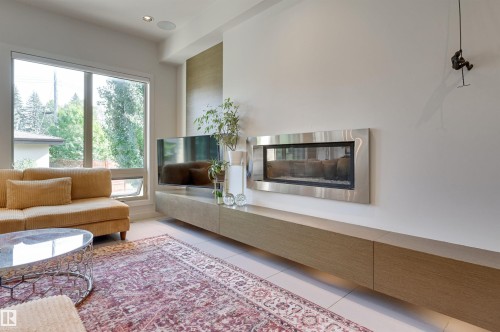 9415 144 Street, Edmonton, AB - Indoor Photo Showing Living Room