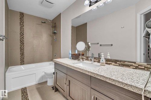 104 10046 110 Street, Edmonton, AB - Indoor Photo Showing Bathroom