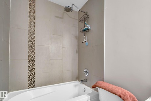 104 10046 110 Street, Edmonton, AB - Indoor Photo Showing Bathroom