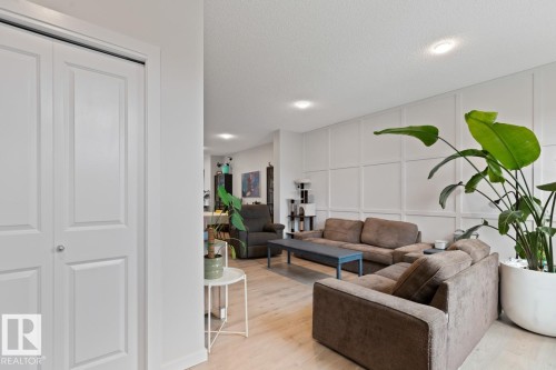 2147 Maple Road, Edmonton, AB - Indoor