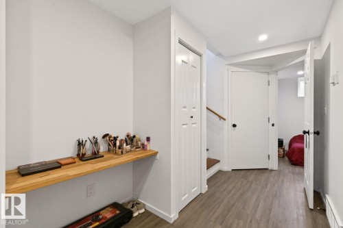 2147 Maple Road, Edmonton, AB - Indoor Photo Showing Other Room