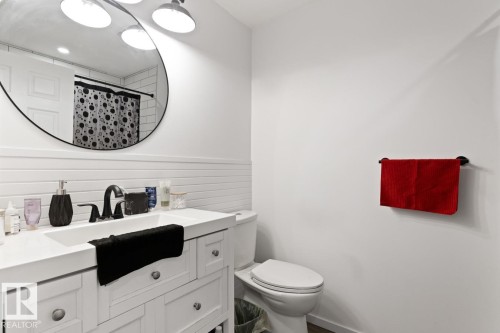 2147 Maple Road, Edmonton, AB - Indoor Photo Showing Bathroom