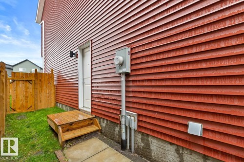 2147 Maple Road, Edmonton, AB - Outdoor