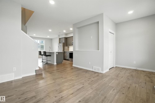 20727 25 Ave Nw, Edmonton, AB - Indoor Photo Showing Other Room