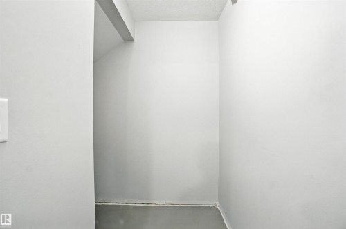 20727 25 Ave Nw, Edmonton, AB - Indoor