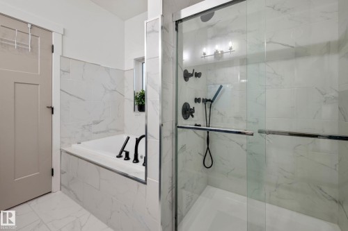 5094 Edgemont Boulevard, Edmonton, AB - Indoor Photo Showing Bathroom