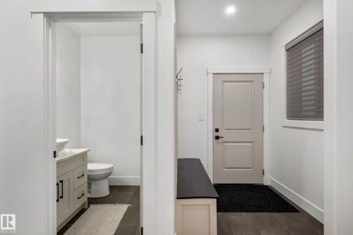 5094 Edgemont Boulevard, Edmonton, AB - Indoor