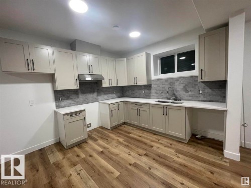 5094 Edgemont Boulevard, Edmonton, AB - Indoor Photo Showing Kitchen