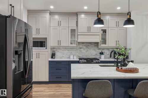 5094 Edgemont Boulevard, Edmonton, AB - Indoor Photo Showing Kitchen With Upgraded Kitchen