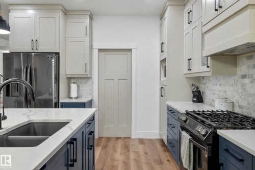 5094 Edgemont Boulevard, Edmonton, AB - Indoor Photo Showing Kitchen With Stainless Steel Kitchen With Double Sink With Upgraded Kitchen
