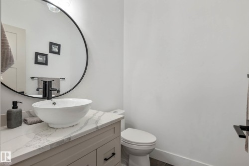 5094 Edgemont Boulevard, Edmonton, AB - Indoor Photo Showing Bathroom
