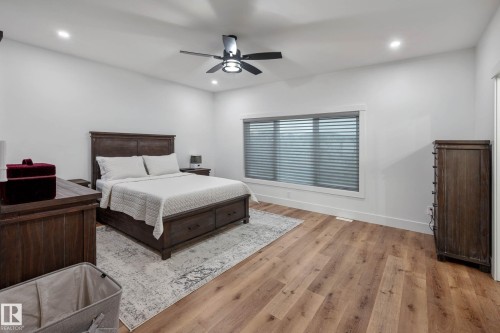 5094 Edgemont Boulevard, Edmonton, AB - Indoor Photo Showing Bedroom