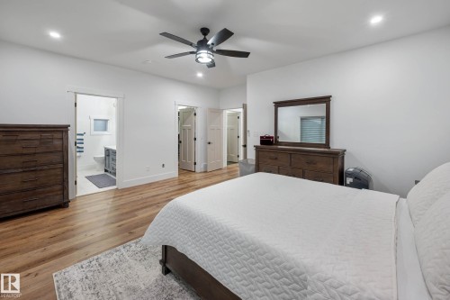 5094 Edgemont Boulevard, Edmonton, AB - Indoor Photo Showing Bedroom