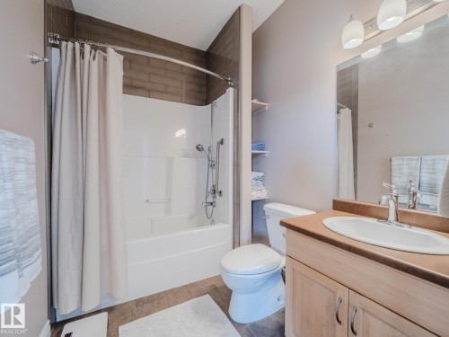 5 18343 Lessard Road, Edmonton, AB - Indoor Photo Showing Bathroom