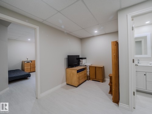 5 18343 Lessard Road, Edmonton, AB - Indoor