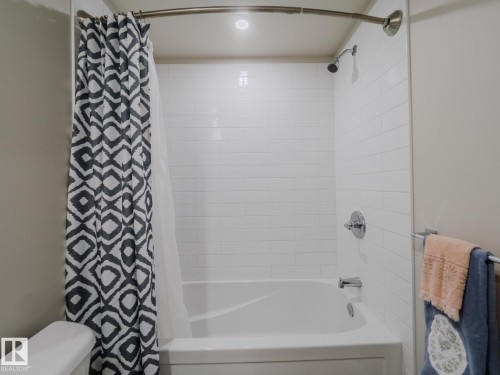 5 18343 Lessard Road, Edmonton, AB - Indoor Photo Showing Bathroom