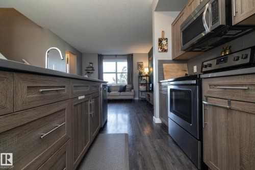 5191 Chappelle Road, Edmonton, AB - Indoor Photo Showing Kitchen