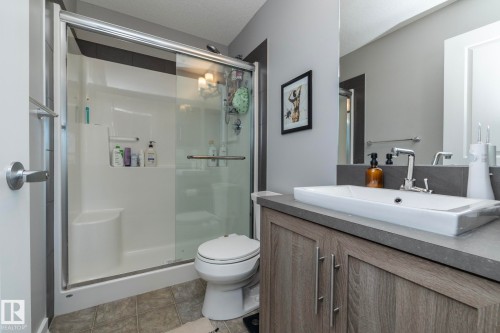 5191 Chappelle Road, Edmonton, AB - Indoor Photo Showing Bathroom