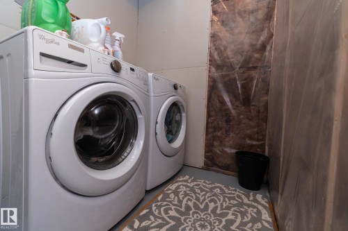 5191 Chappelle Road, Edmonton, AB - Indoor Photo Showing Laundry Room
