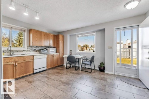 18416 77 Avenue, Edmonton, AB - Indoor Photo Showing Kitchen