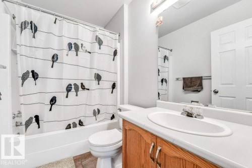 18416 77 Avenue, Edmonton, AB - Indoor Photo Showing Bathroom