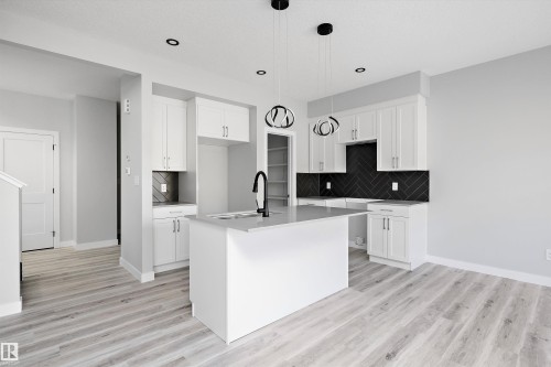 36 Maple Crescent, Gibbons, AB - Indoor Photo Showing Kitchen With Upgraded Kitchen