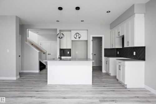 36 Maple Crescent, Gibbons, AB - Indoor Photo Showing Kitchen