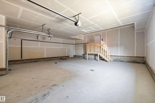 36 Maple Crescent, Gibbons, AB - Indoor Photo Showing Garage