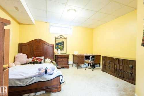 410 Olsen Close, Edmonton, AB - Indoor Photo Showing Bedroom