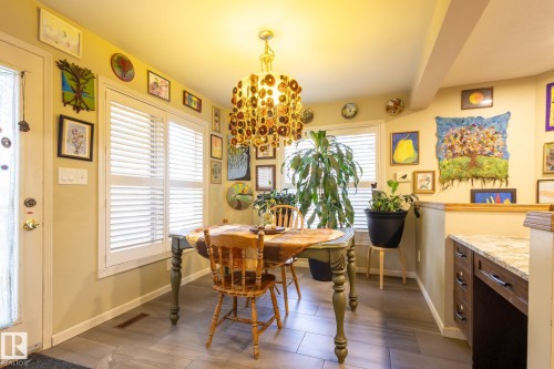 410 Olsen Close, Edmonton, AB - Indoor Photo Showing Dining Room