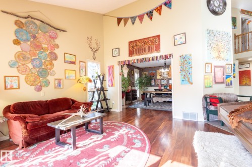 410 Olsen Close, Edmonton, AB - Indoor Photo Showing Living Room