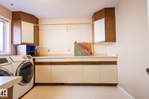 410 Olsen Close, Edmonton, AB - Indoor Photo Showing Laundry Room