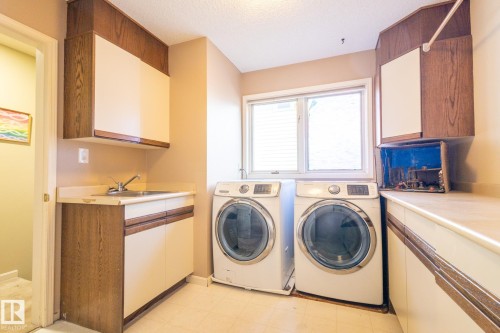 410 Olsen Close, Edmonton, AB - Indoor Photo Showing Laundry Room
