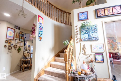 410 Olsen Close, Edmonton, AB - Indoor Photo Showing Other Room