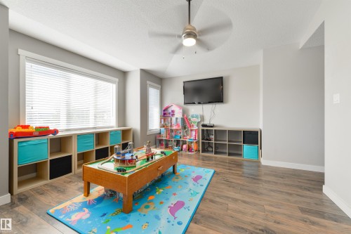 119 Brickyard Place, Stony Plain, AB - Indoor Photo Showing Living Room