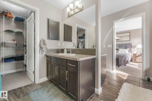 1298 Secord Landing Landing, Edmonton, AB - Indoor Photo Showing Bathroom